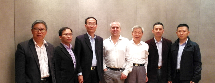 �Ϻ����´�ѧ���з�У����������˹�����̩�����˶���